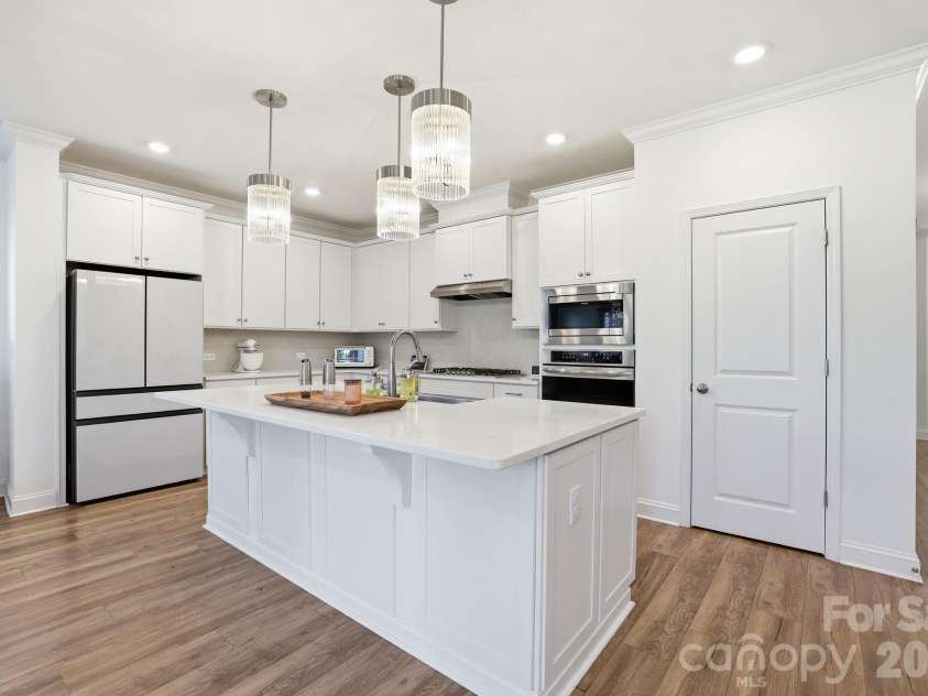 6038 Holland Street, Fort Mill, SC 29707.  MLS# CAR4380558, YatesRealty ID 22618. Gourmet Kitchen
