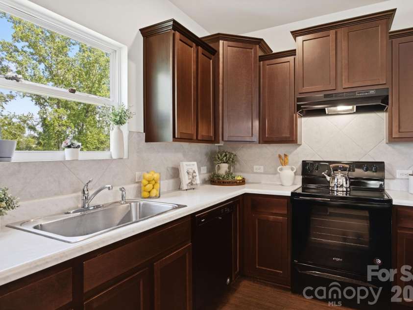 133 Parkmont Drive, Troutman, NC 28166.  MLS# CAR4381448, YatesRealty ID 22619. 