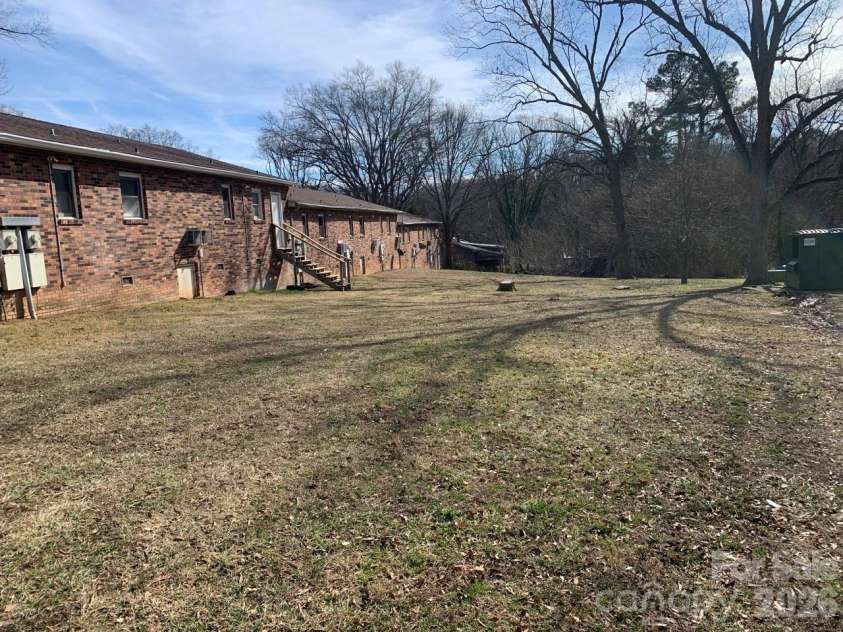 1006 3rd Street, Hickory, NC 28602.  MLS# CAR4346306, YatesRealty ID 2262. 
