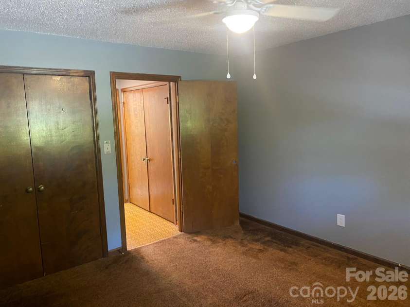 1006 3rd Street, Hickory, NC 28602.  MLS# CAR4346306, YatesRealty ID 2262. 