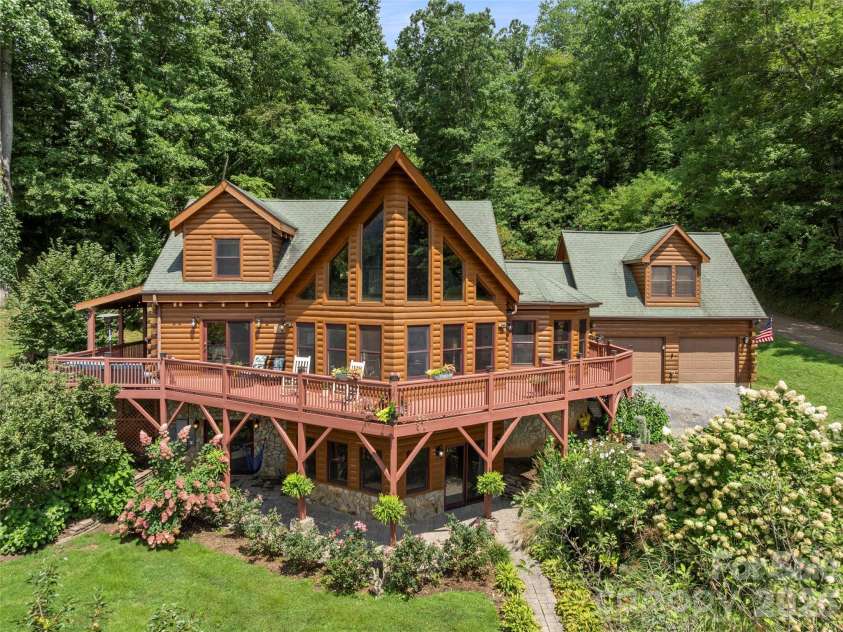 64 Cradling Cove, Waynesville, NC 28785.  MLS# CAR4381938, YatesRealty ID 22620. 