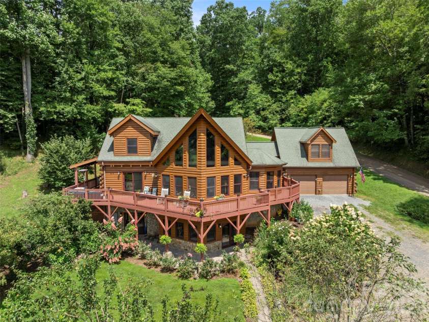 64 Cradling Cove, Waynesville, NC 28785.  MLS# CAR4381938, YatesRealty ID 22620. 