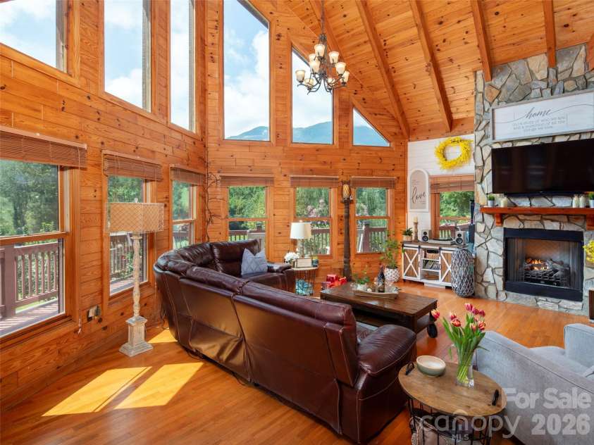 64 Cradling Cove, Waynesville, NC 28785.  MLS# CAR4381938, YatesRealty ID 22620. 