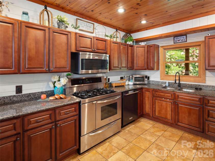 64 Cradling Cove, Waynesville, NC 28785.  MLS# CAR4381938, YatesRealty ID 22620. 