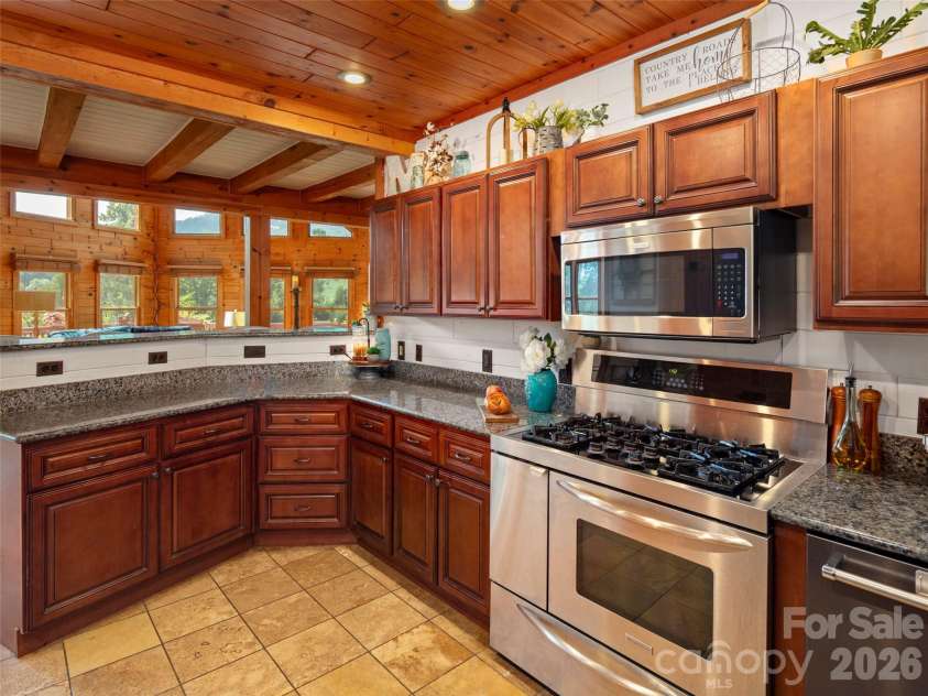 64 Cradling Cove, Waynesville, NC 28785.  MLS# CAR4381938, YatesRealty ID 22620. 