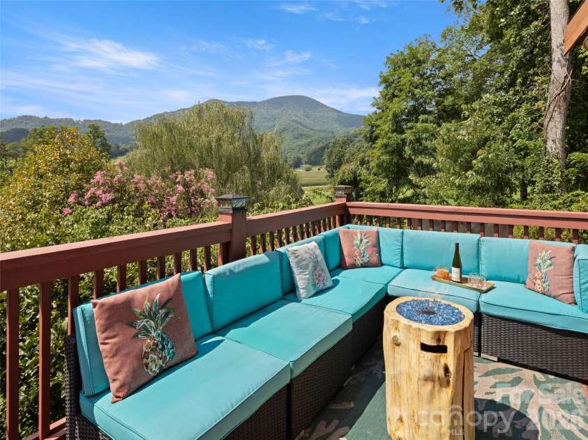 64 Cradling Cove, Waynesville, NC 28785.  MLS# CAR4381938, YatesRealty ID 22620. 