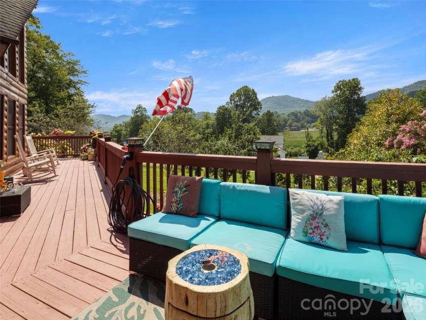 64 Cradling Cove, Waynesville, NC 28785.  MLS# CAR4381938, YatesRealty ID 22620. 
