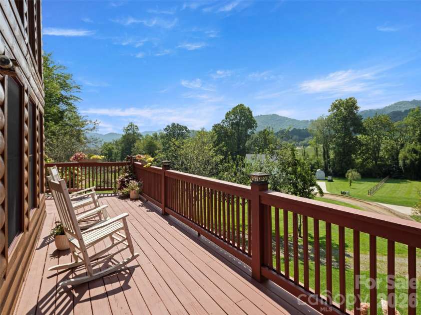 64 Cradling Cove, Waynesville, NC 28785.  MLS# CAR4381938, YatesRealty ID 22620. 