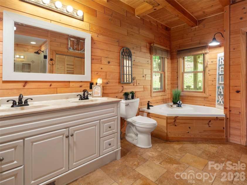 64 Cradling Cove, Waynesville, NC 28785.  MLS# CAR4381938, YatesRealty ID 22620. 