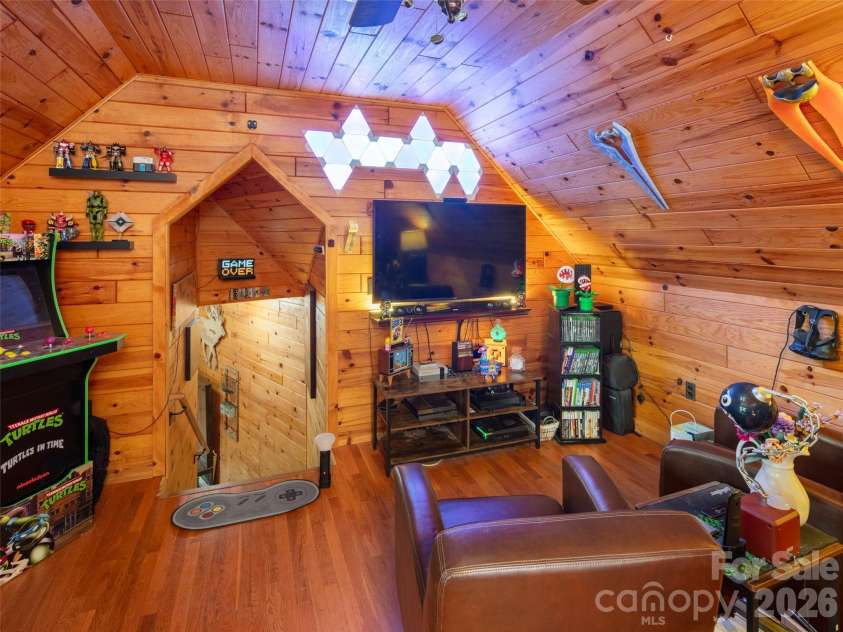 64 Cradling Cove, Waynesville, NC 28785.  MLS# CAR4381938, YatesRealty ID 22620. 