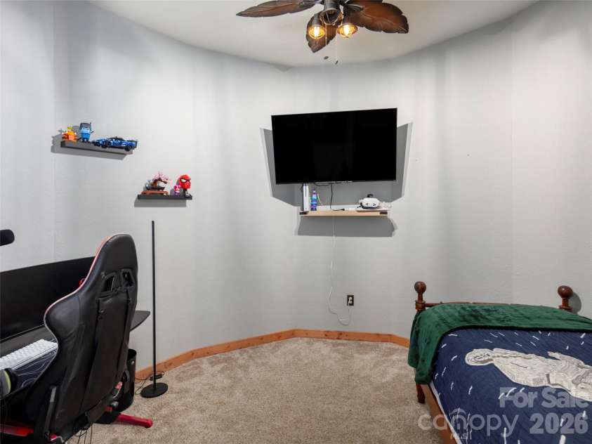 64 Cradling Cove, Waynesville, NC 28785.  MLS# CAR4381938, YatesRealty ID 22620. 