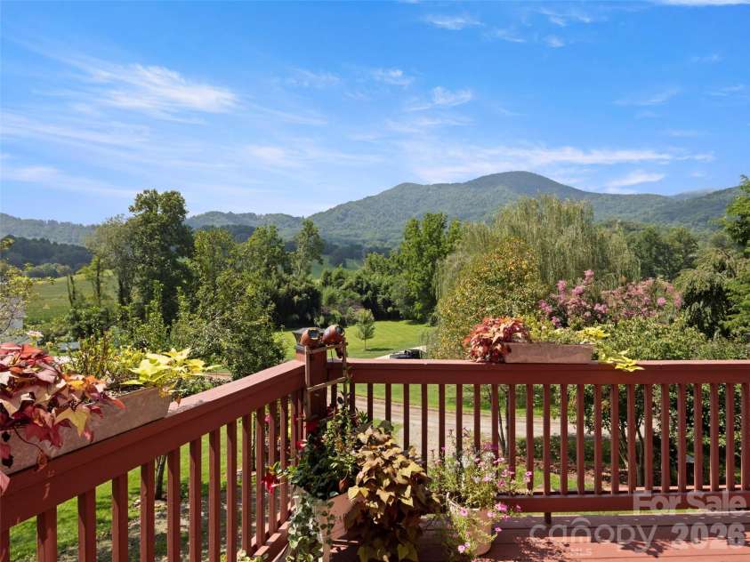 64 Cradling Cove, Waynesville, NC 28785.  MLS# CAR4381938, YatesRealty ID 22620. 