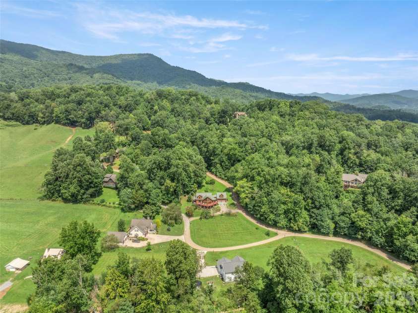 64 Cradling Cove, Waynesville, NC 28785.  MLS# CAR4381938, YatesRealty ID 22620. 