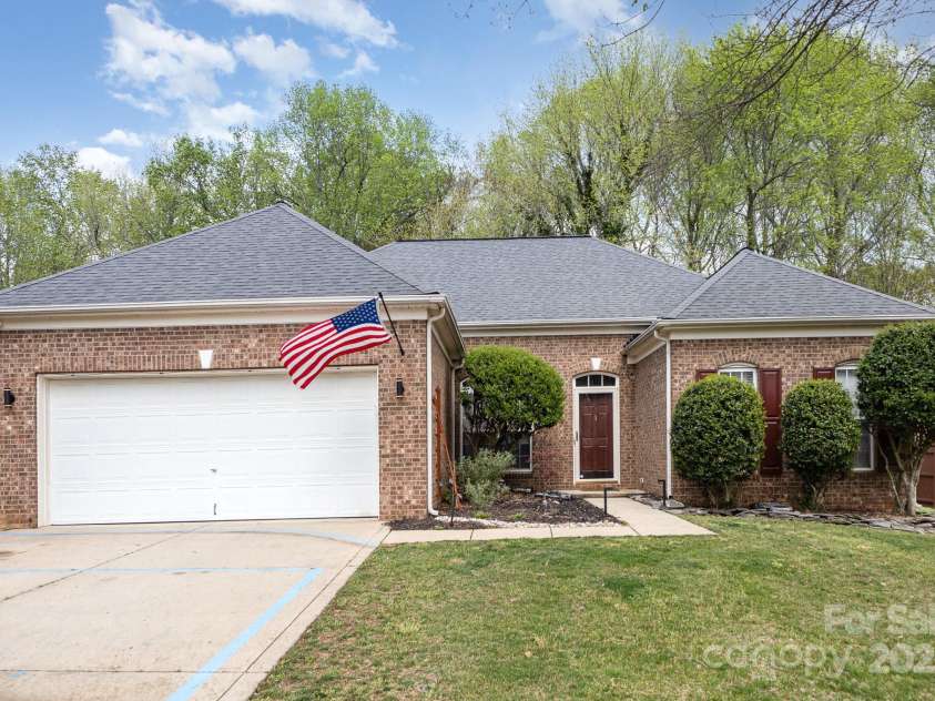 147 Gabriel Drive, Mooresville, NC 28115.  MLS# CAR4241745, YatesRealty ID 22621. 