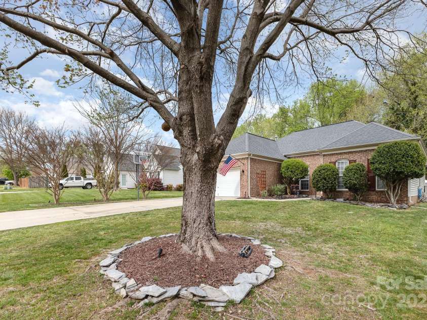 147 Gabriel Drive, Mooresville, NC 28115.  MLS# CAR4241745, YatesRealty ID 22621. 