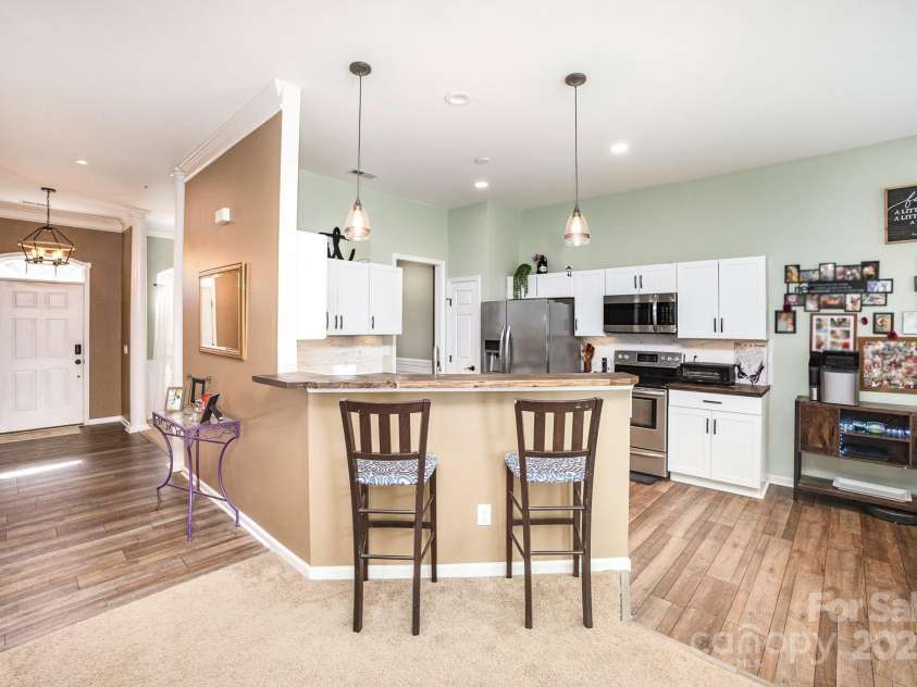 147 Gabriel Drive, Mooresville, NC 28115.  MLS# CAR4241745, YatesRealty ID 22621. 