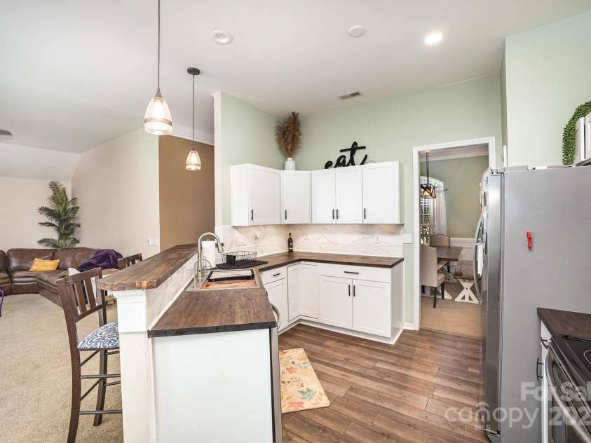 147 Gabriel Drive, Mooresville, NC 28115.  MLS# CAR4241745, YatesRealty ID 22621. 