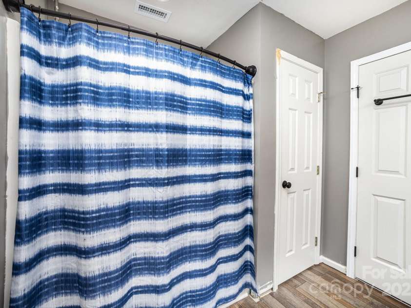 147 Gabriel Drive, Mooresville, NC 28115.  MLS# CAR4241745, YatesRealty ID 22621. 