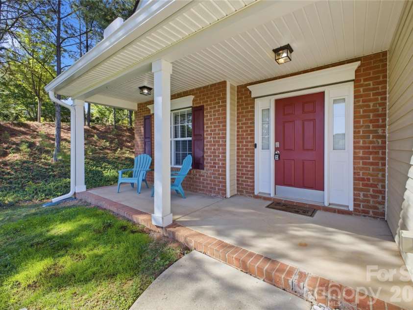 2001 Campfield Court, Waxhaw, NC 28173.  MLS# CAR4381067, YatesRealty ID 22621. 