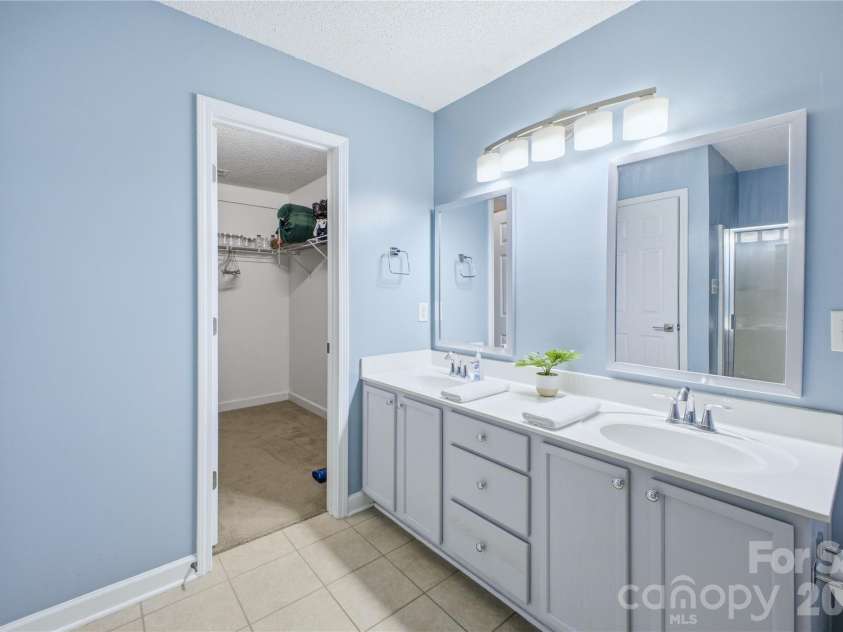 2001 Campfield Court, Waxhaw, NC 28173.  MLS# CAR4381067, YatesRealty ID 22621. 