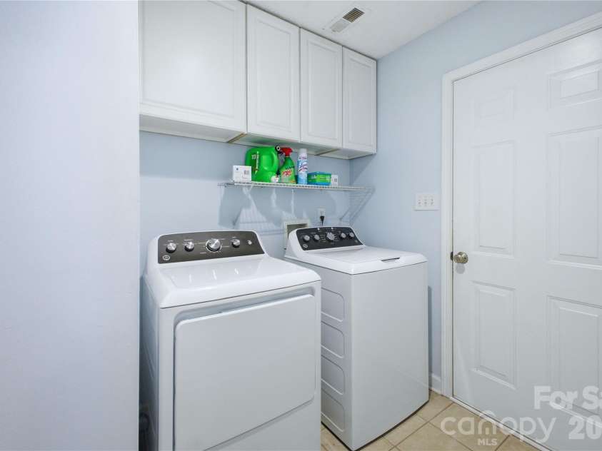 2001 Campfield Court, Waxhaw, NC 28173.  MLS# CAR4381067, YatesRealty ID 22621. 