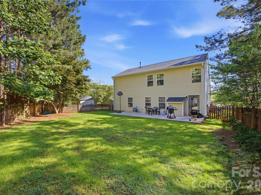 2001 Campfield Court, Waxhaw, NC 28173.  MLS# CAR4381067, YatesRealty ID 22621. 
