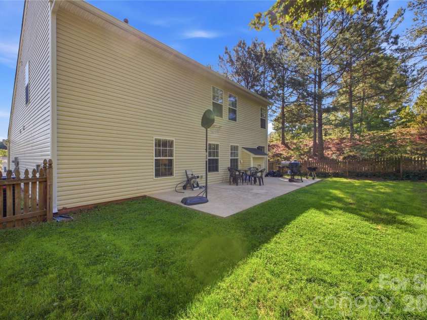 2001 Campfield Court, Waxhaw, NC 28173.  MLS# CAR4381067, YatesRealty ID 22621. 