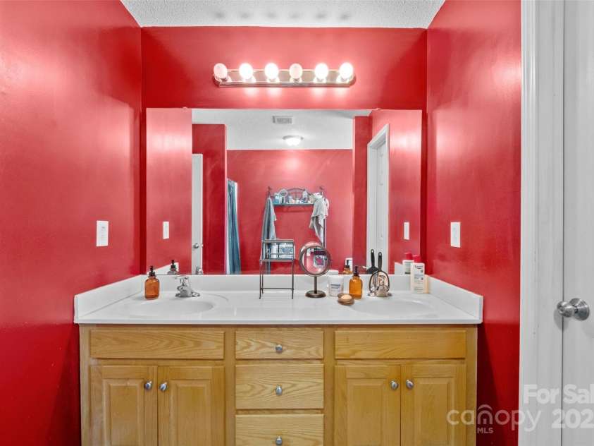 2809 Waycross Drive, Monroe, NC 28110.  MLS# CAR4263079, YatesRealty ID 22622. 