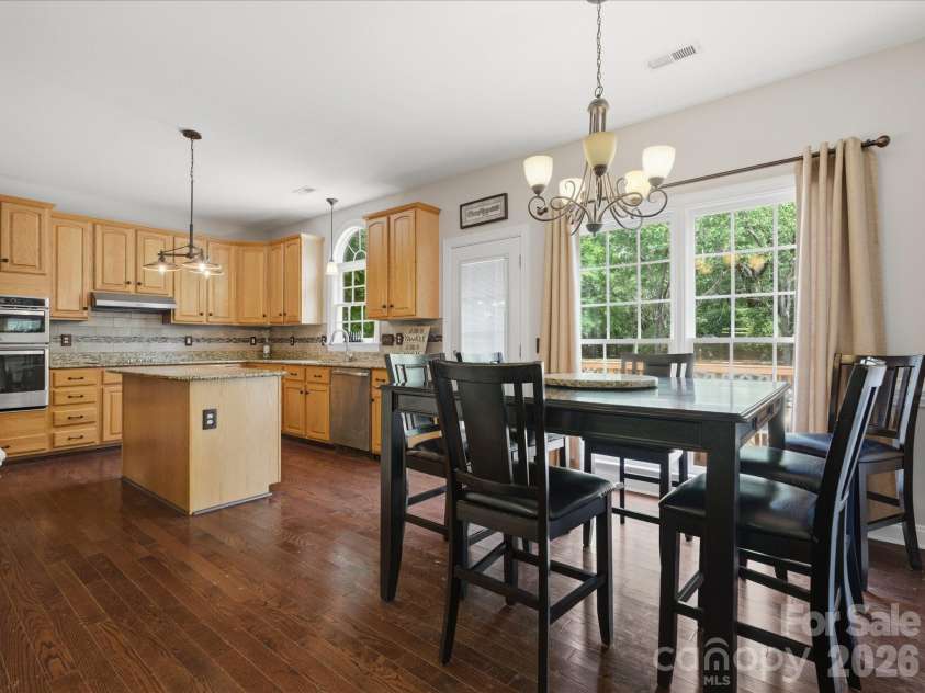 1101 Baldwin Lane, Waxhaw, NC 28173.  MLS# CAR4378491, YatesRealty ID 22625. Breakfast Area
