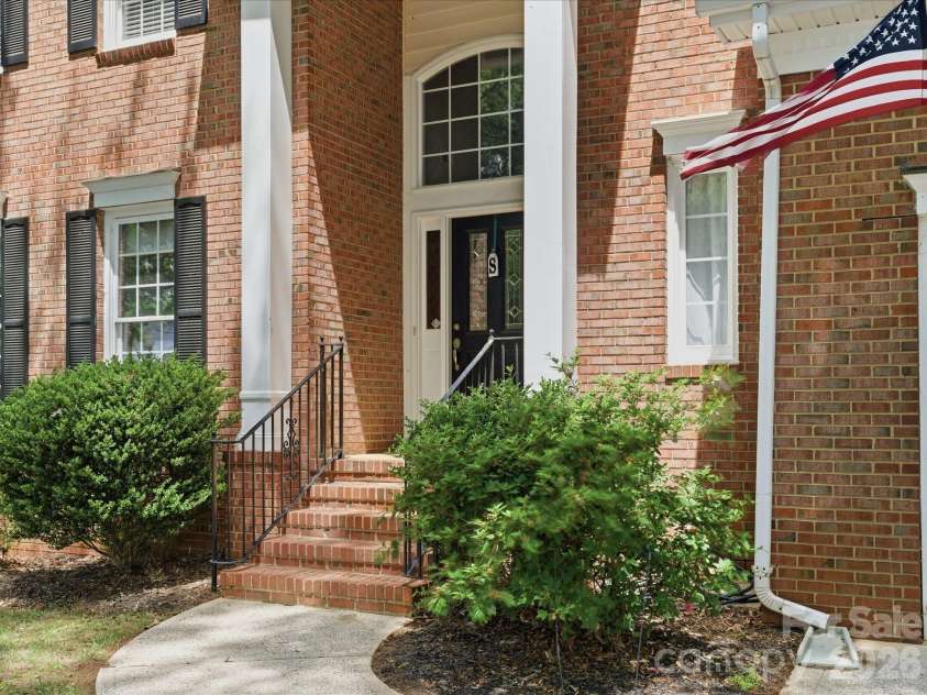 1101 Baldwin Lane, Waxhaw, NC 28173.  MLS# CAR4378491, YatesRealty ID 22625. Grand Entrance