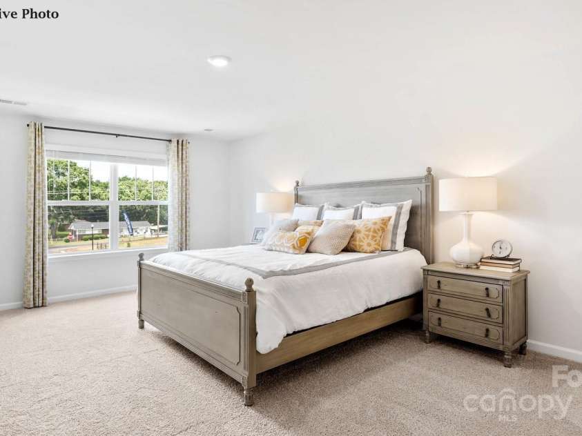 6708 Barcelona Way, Charlotte, NC 28214.  MLS# CAR4271527, YatesRealty ID 22625. 