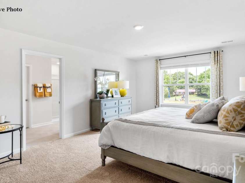 6708 Barcelona Way, Charlotte, NC 28214.  MLS# CAR4271527, YatesRealty ID 22625. 