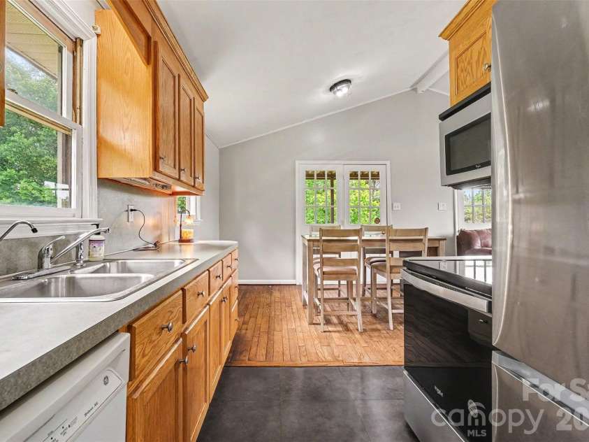 2960 Lavina Lane, Claremont, NC 28610.  MLS# CAR4380522, YatesRealty ID 22626. Kitchen