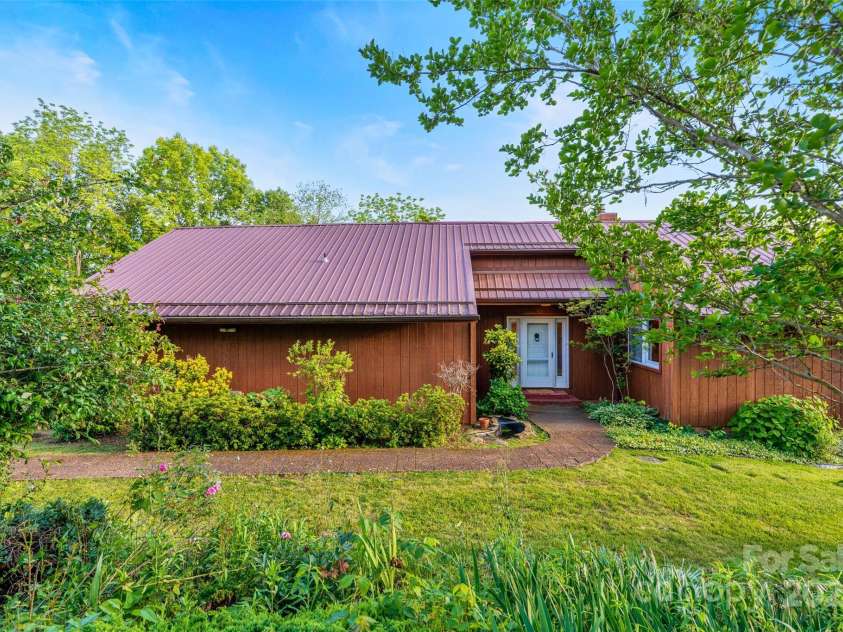 55 Dane Acres Drive, Alexander, NC 28701.  MLS# CAR4264076, YatesRealty ID 22626. 