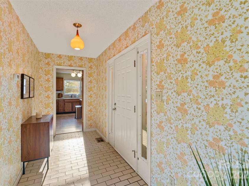 55 Dane Acres Drive, Alexander, NC 28701.  MLS# CAR4264076, YatesRealty ID 22626. 