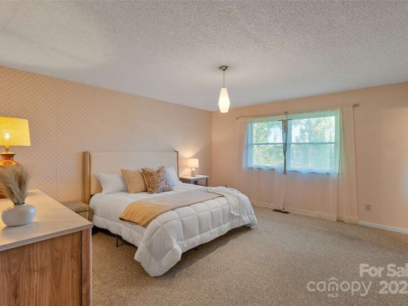 55 Dane Acres Drive, Alexander, NC 28701.  MLS# CAR4264076, YatesRealty ID 22626. 