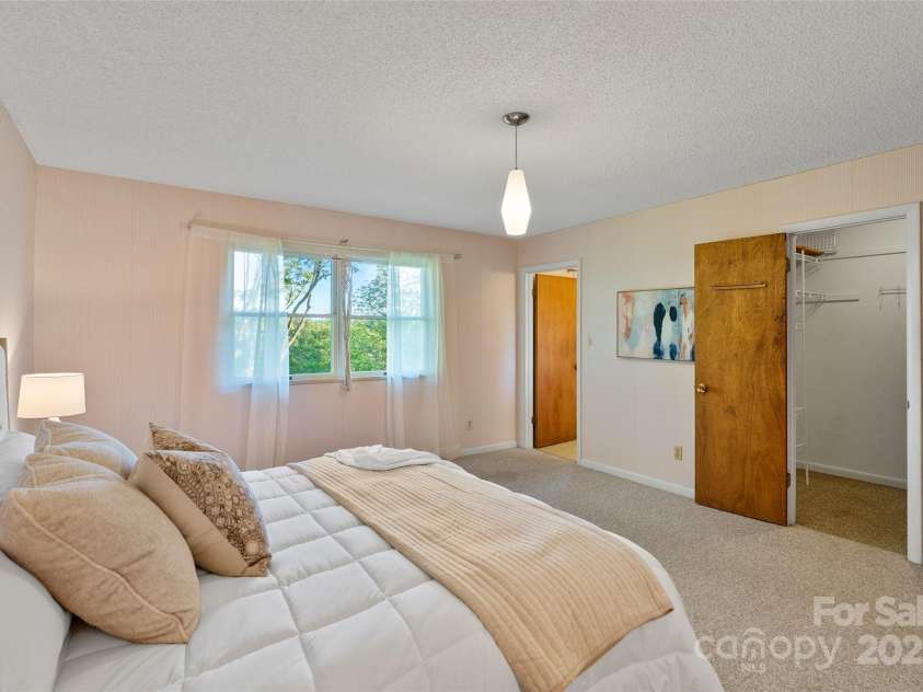 55 Dane Acres Drive, Alexander, NC 28701.  MLS# CAR4264076, YatesRealty ID 22626. 