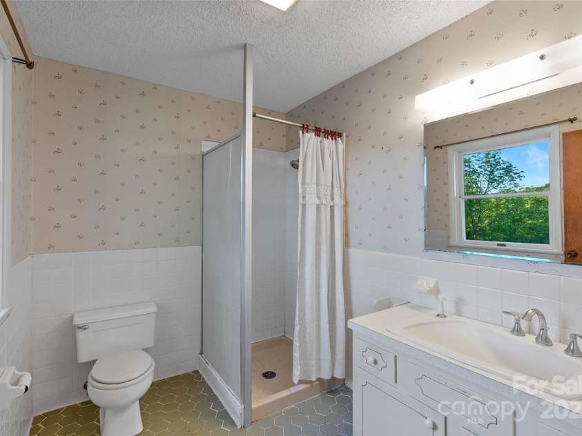 55 Dane Acres Drive, Alexander, NC 28701.  MLS# CAR4264076, YatesRealty ID 22626. 