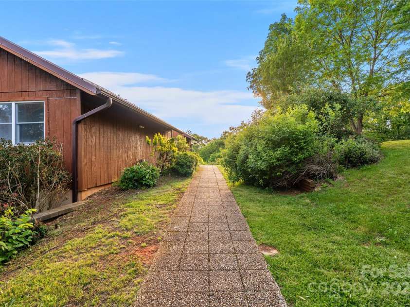 55 Dane Acres Drive, Alexander, NC 28701.  MLS# CAR4264076, YatesRealty ID 22626. 