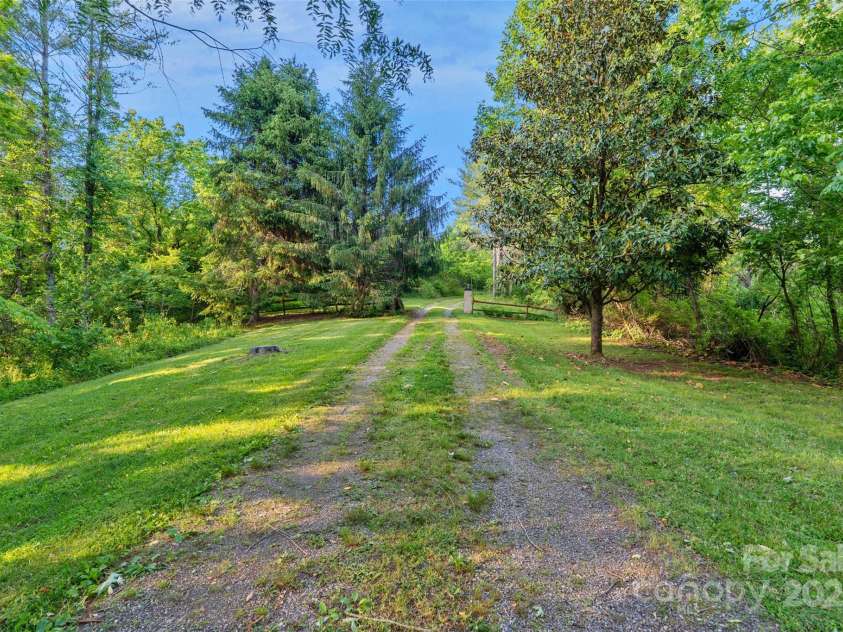 55 Dane Acres Drive, Alexander, NC 28701.  MLS# CAR4264076, YatesRealty ID 22626. 