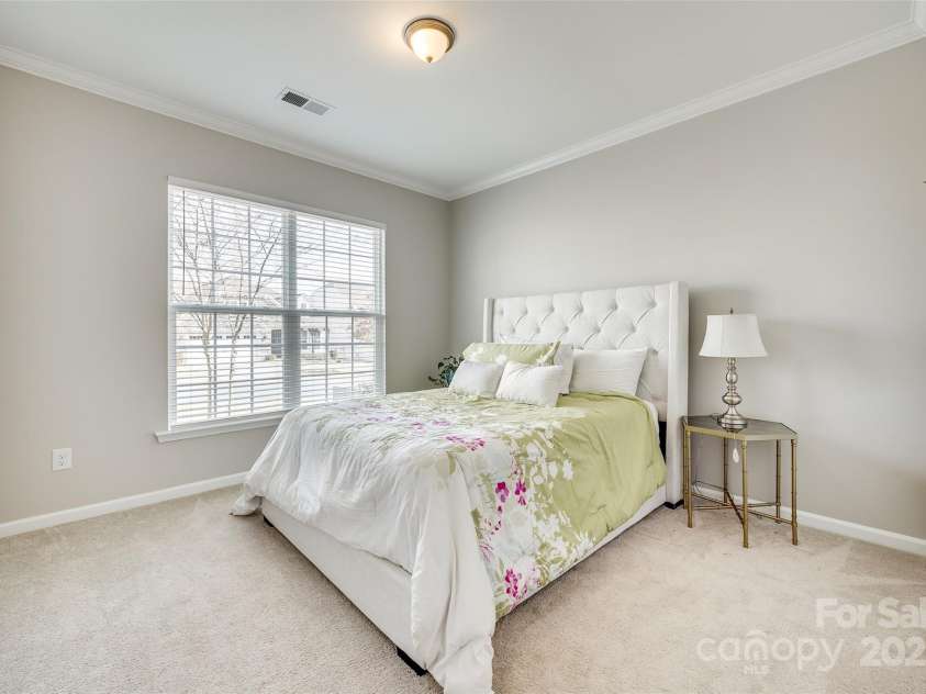 10014 Berkeley Castle Drive, Charlotte, NC 28273.  MLS# CAR4226296, YatesRealty ID 22627. 