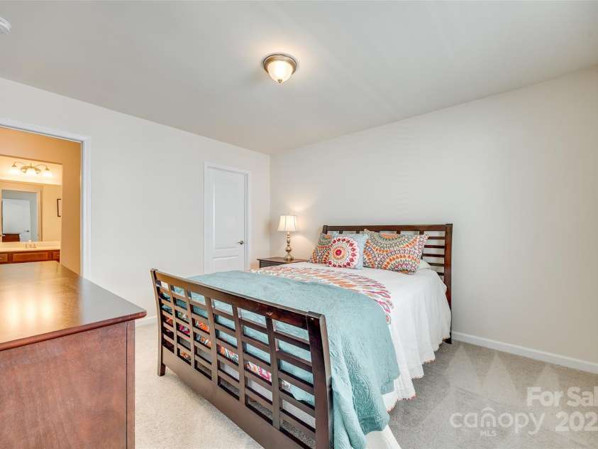 10014 Berkeley Castle Drive, Charlotte, NC 28273.  MLS# CAR4226296, YatesRealty ID 22627. 