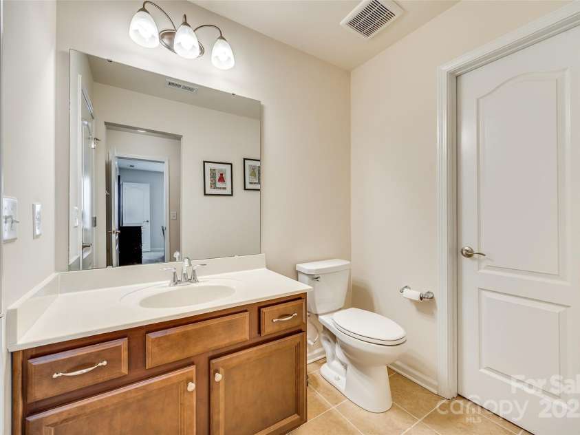 10014 Berkeley Castle Drive, Charlotte, NC 28273.  MLS# CAR4226296, YatesRealty ID 22627. 