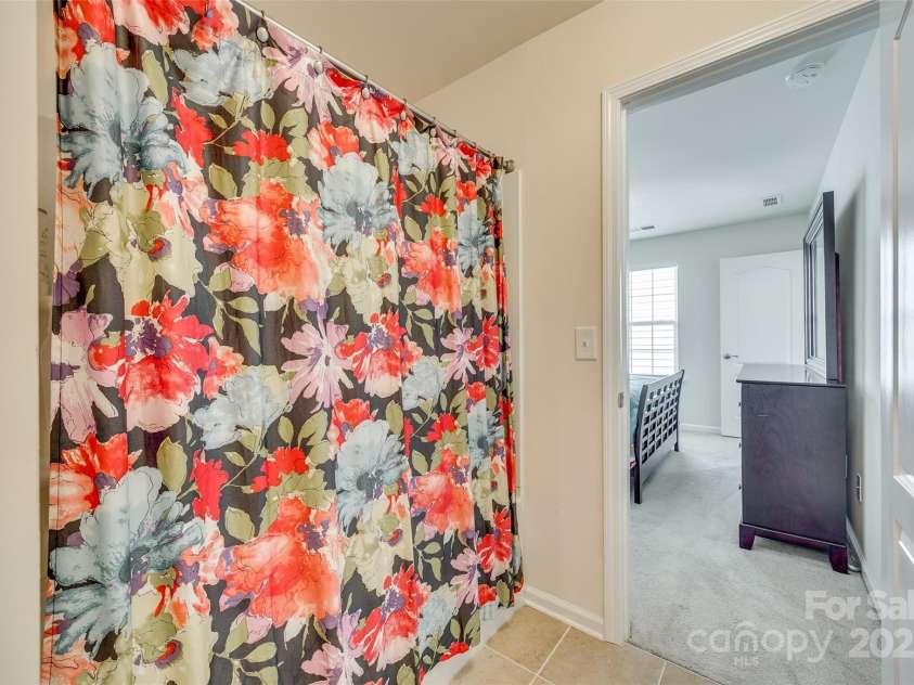 10014 Berkeley Castle Drive, Charlotte, NC 28273.  MLS# CAR4226296, YatesRealty ID 22627. 