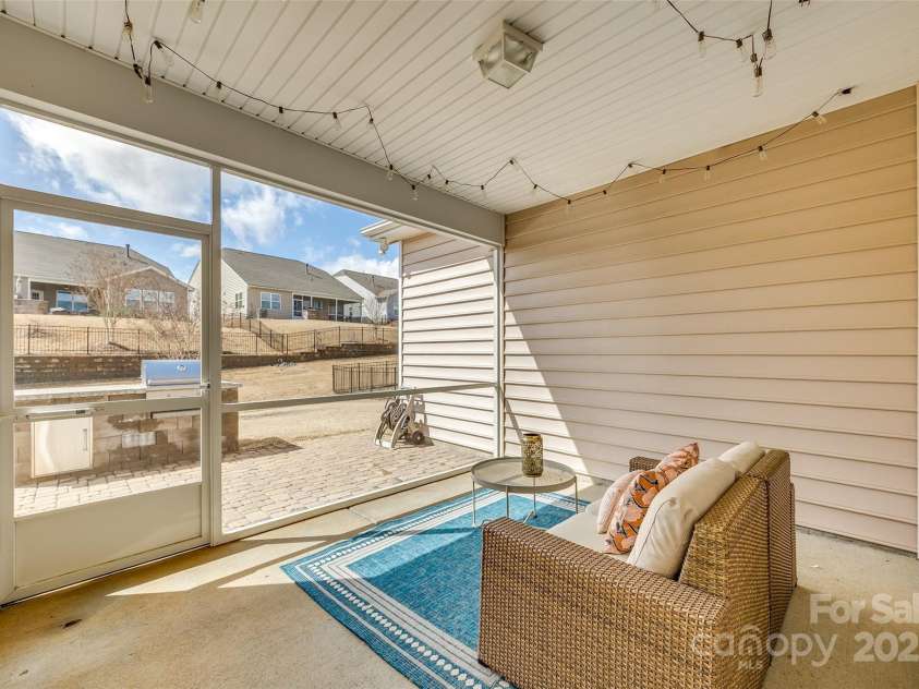 10014 Berkeley Castle Drive, Charlotte, NC 28273.  MLS# CAR4226296, YatesRealty ID 22627. 