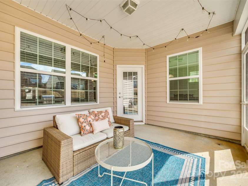 10014 Berkeley Castle Drive, Charlotte, NC 28273.  MLS# CAR4226296, YatesRealty ID 22627. 