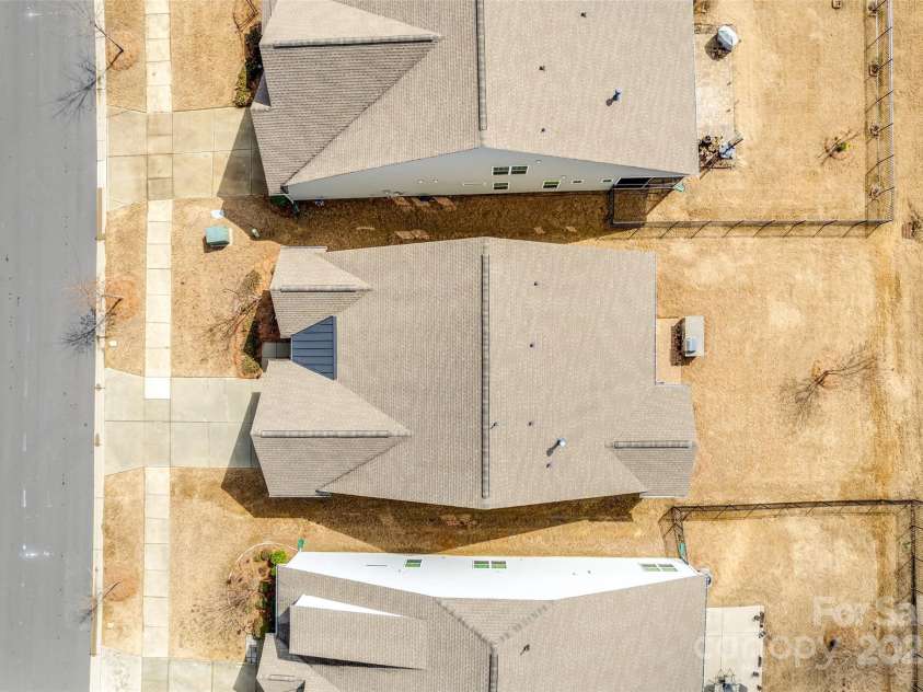 10014 Berkeley Castle Drive, Charlotte, NC 28273.  MLS# CAR4226296, YatesRealty ID 22627. 