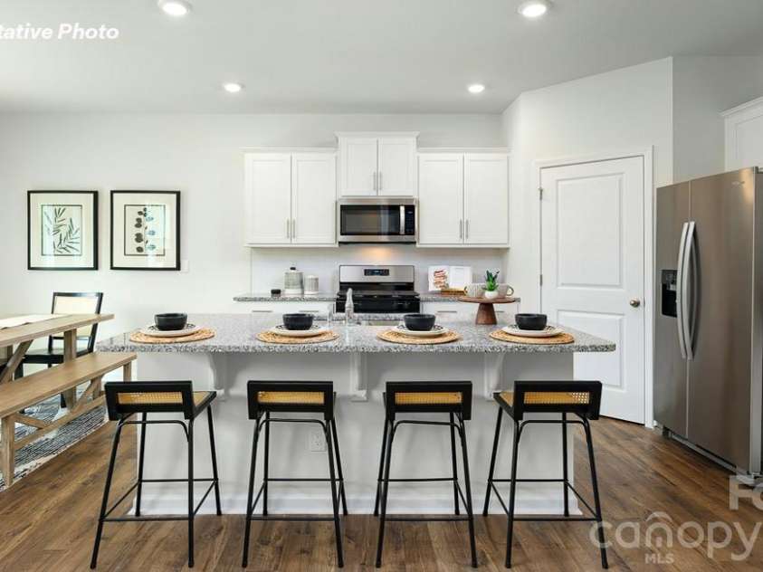 5608 Pamplona Way, Charlotte, NC 28214.  MLS# CAR4352903, YatesRealty ID 22627. 