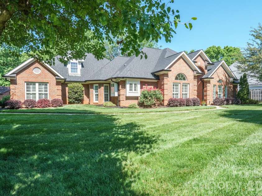 5639 Gristmill Lane, Mint Hill, NC 28227.  MLS# CAR4382231, YatesRealty ID 22628. 