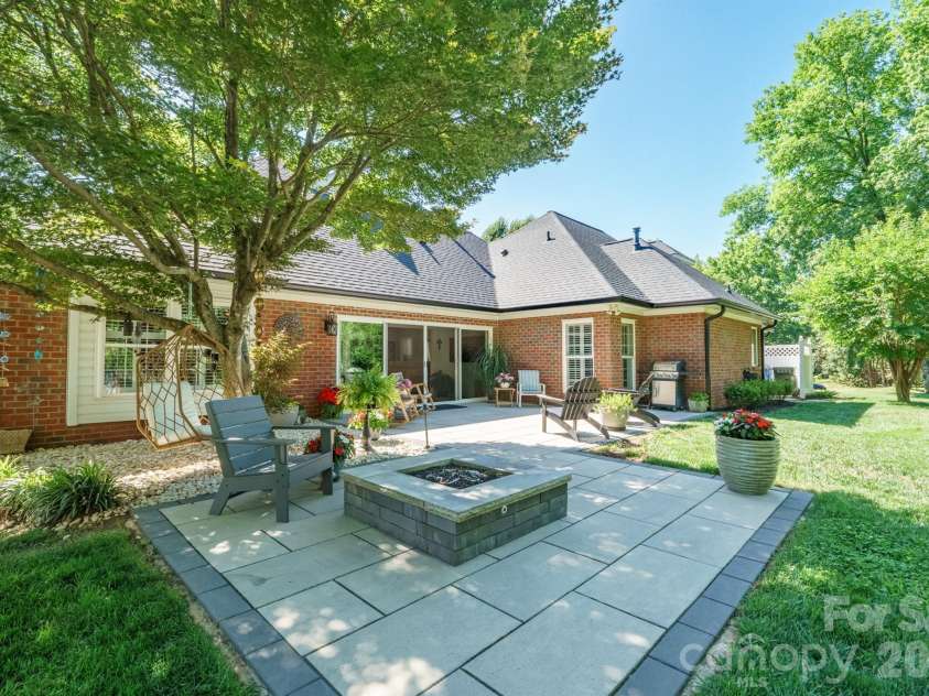 5639 Gristmill Lane, Mint Hill, NC 28227.  MLS# CAR4382231, YatesRealty ID 22628. 